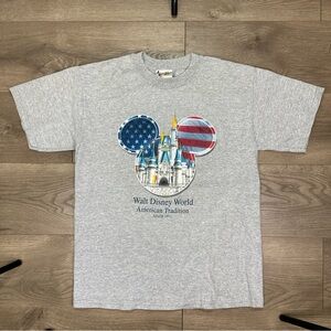 Walt Disney World Mickey Mouse USA Flag Shirt American Tradition Graphic Sz Med